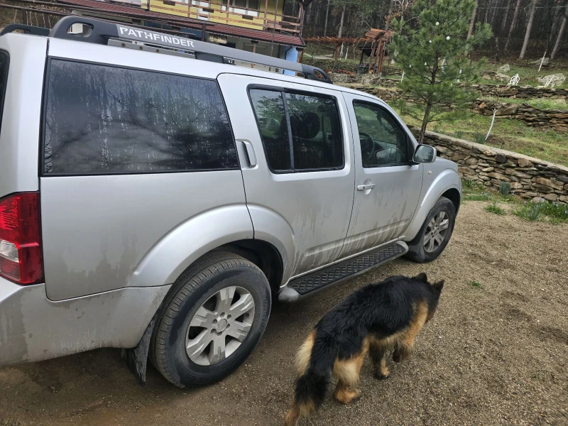 Nissan Pathfinder, снимка 3 - Автомобили и джипове - 49534542