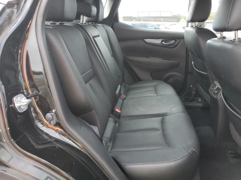 Nissan Rogue 2.0* S, снимка 10 - Автомобили и джипове - 52664709