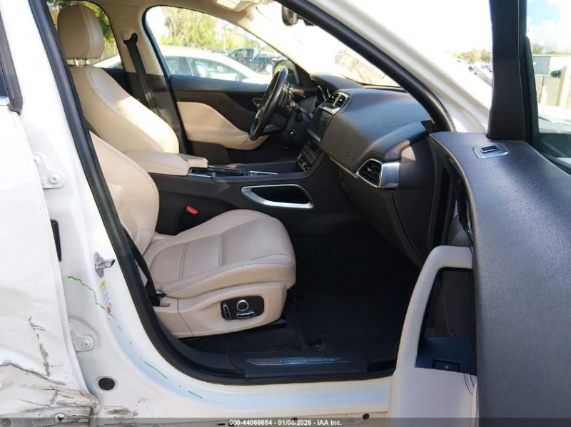 Jaguar F-PACE PRESTIGE P300 AWD Automatic * CARFAX* , снимка 5 - Автомобили и джипове - 53388446