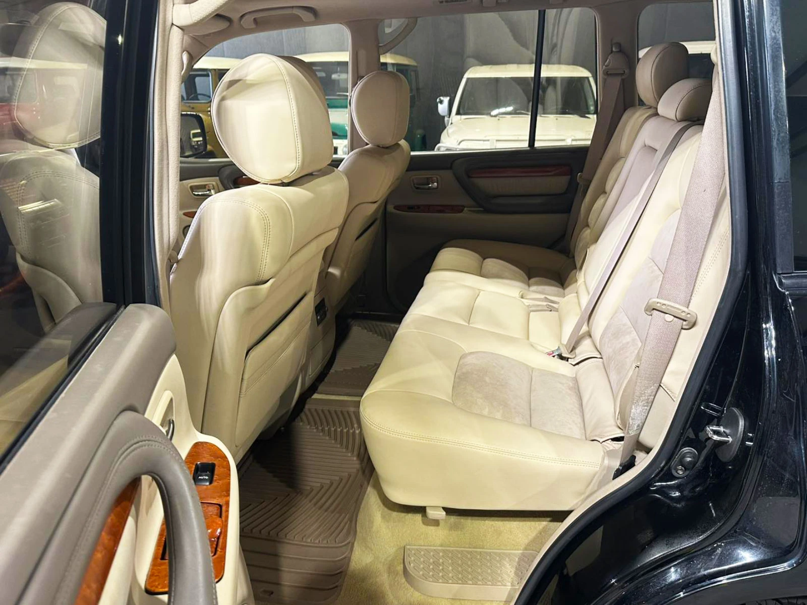 Lexus LX 470  - изображение 8