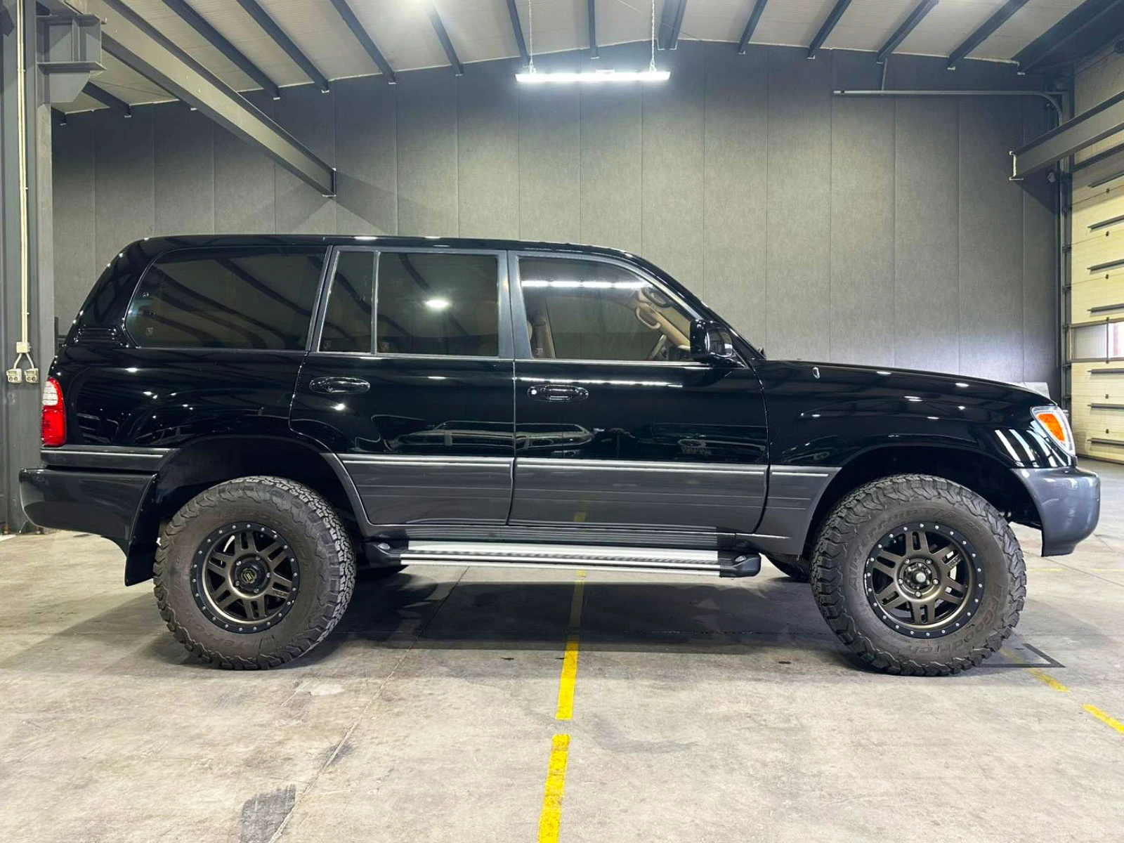 Lexus LX 470  - изображение 5