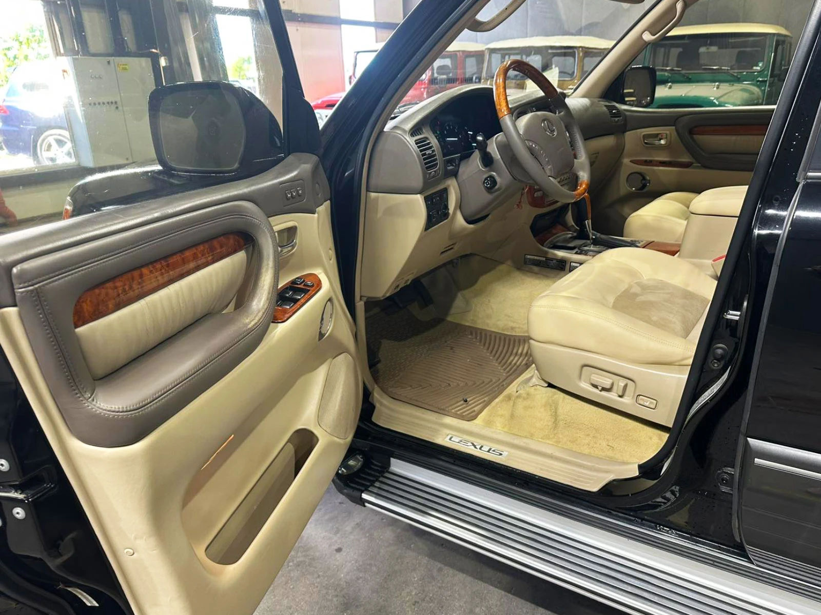 Lexus LX 470  - изображение 7