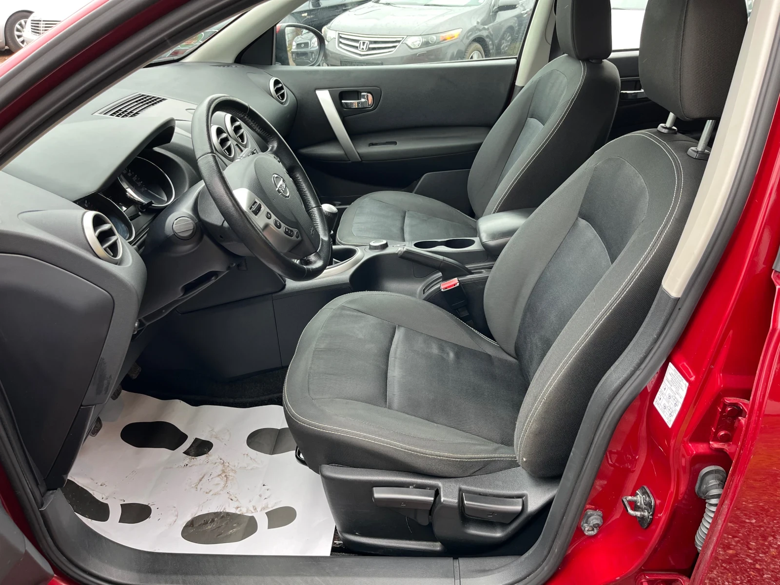 Nissan Qashqai 2.0 16V SPORT, снимка 8 - Автомобили и джипове - 53978075