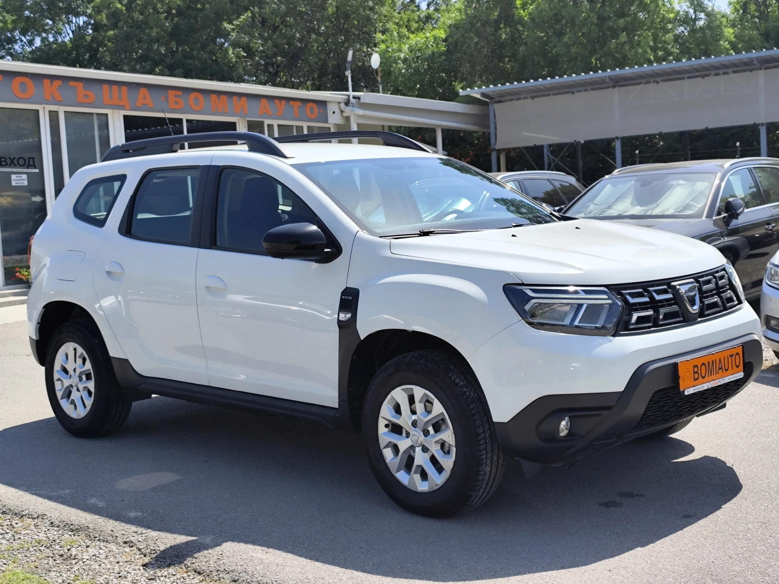 Dacia Duster 1.5DCi* 4X4* EURO6D* LED* CARPLAY* , снимка 3 - Автомобили и джипове - 54700846