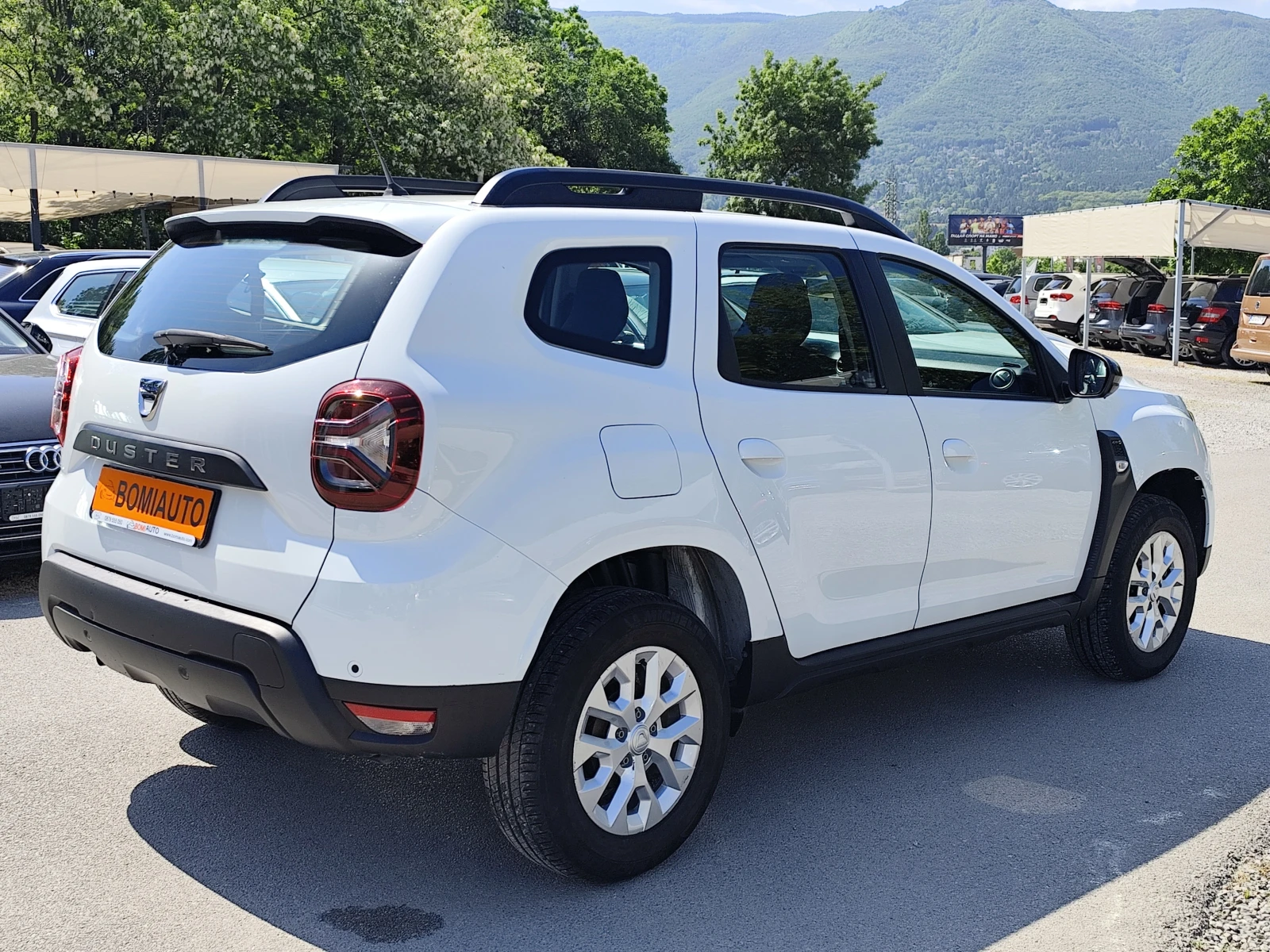 Dacia Duster 1.5DCi* 4X4* EURO6D* LED* CARPLAY* , снимка 4 - Автомобили и джипове - 54700846