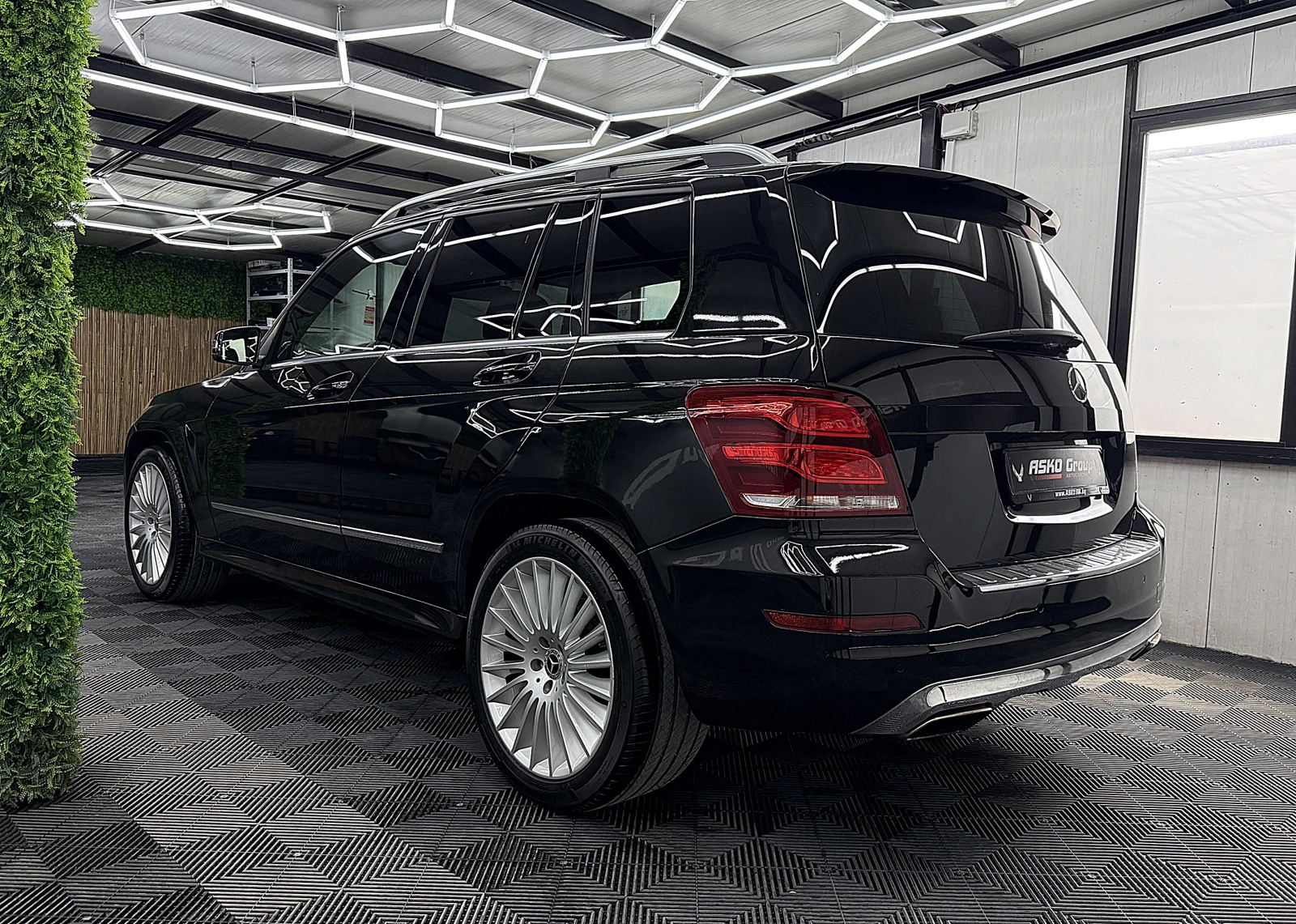 Mercedes-Benz GLK AMG-Line/Facelift/4-Matic/СОБСТВЕН ЛИЗИНГ, снимка 4 - Автомобили и джипове - 54911895
