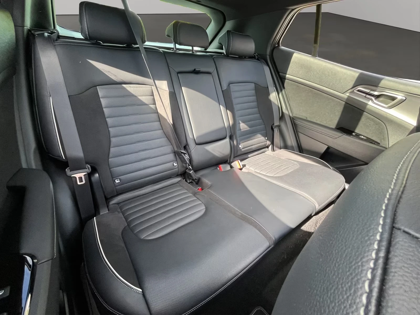 Kia Sportage GT-Line* 4WD* Pano* ViCo* Navi* Kamera* SHZ* * , снимка 13 - Автомобили и джипове - 55831781