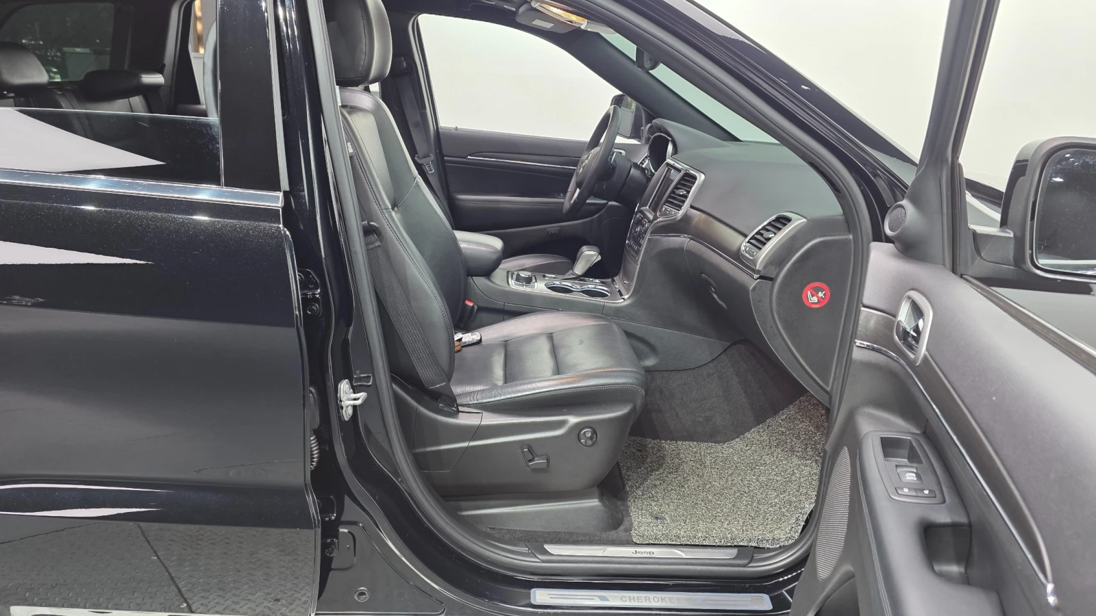 Jeep Grand cherokee 3.6 Limited, 4X4, снимка 10 - Автомобили и джипове - 56082375