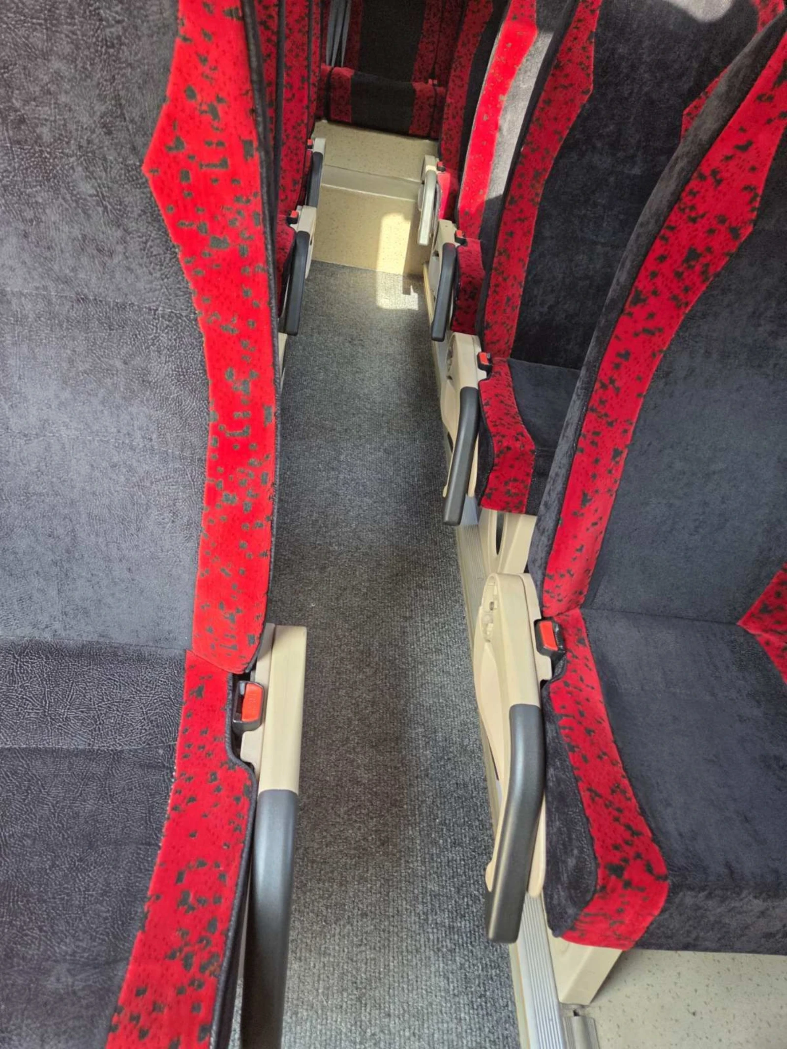 Mercedes-Benz Sprinter 316 Автобус , снимка 7 - Бусове и автобуси - 54503211