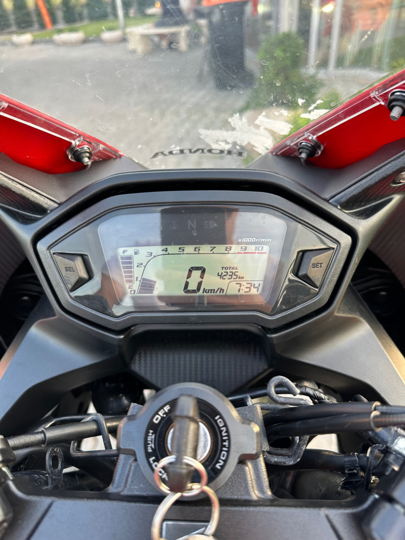 Honda Cbr 4000 км НОВО !!!, снимка 7 - Мотоциклети и мототехника - 46063244