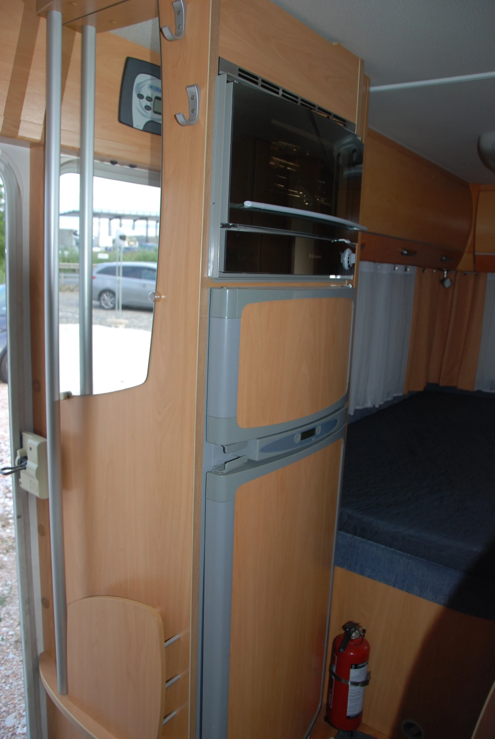 Кемпер Chausson Renault Master 3.0 Diesel, снимка 14 - Каравани и кемпери - 55220972