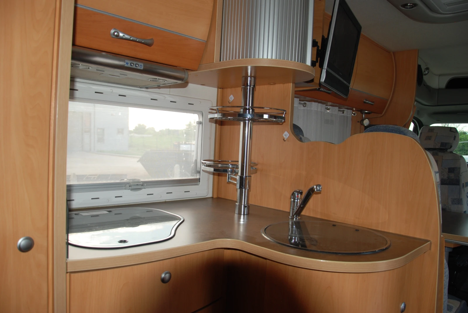 Кемпер Chausson Renault Master 3.0 Diesel, снимка 15 - Каравани и кемпери - 55220972