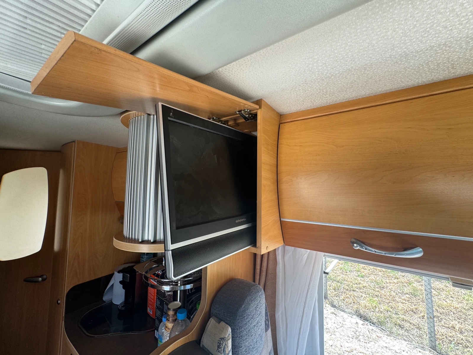 Кемпер Renault  CHAUSSON 3.0 Diesel, снимка 15 - Каравани и кемпери - 55220972