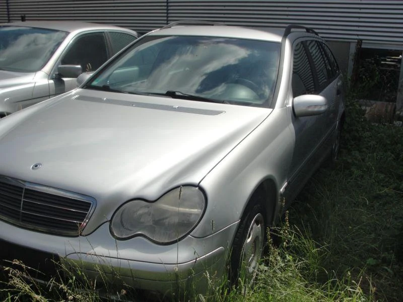 Интериор и аксесоари за Mercedes-Benz C 200, снимка 1 - Части - 21543389