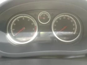 Opel Corsa 1, 2 i, снимка 7