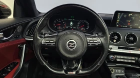 Kia Stinger 3.3 Turbo AWD GT* КОЖА* ОБДУХВ* НАВИ* ПАНО, снимка 12