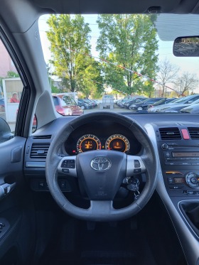 Toyota Auris 1.6 VVT-i 132к.с. Facelift Регистриран Обслужен, снимка 12 - Автомобили и джипове - 45178812