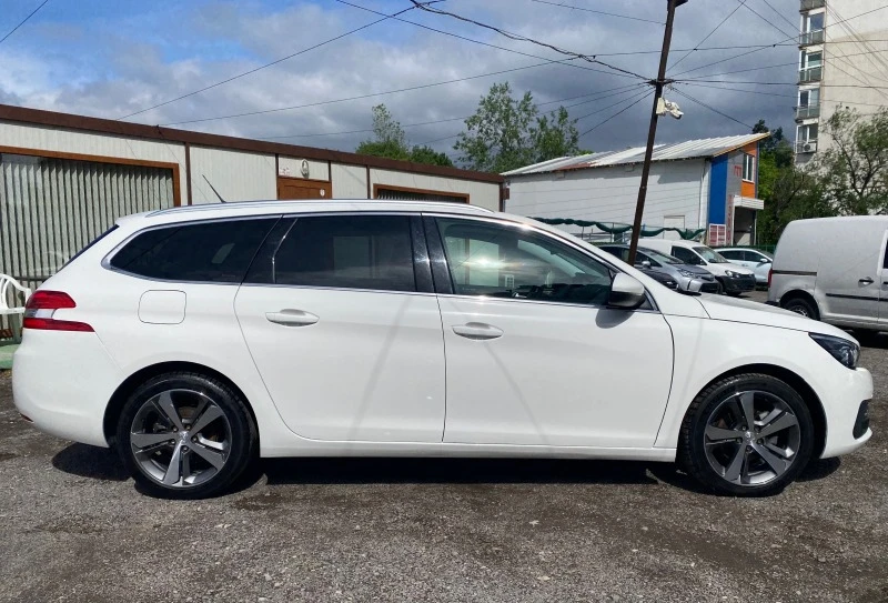 Peugeot 308 1.2i= 130HP= 65000KM= TOP= KEYLESS GO= , снимка 5 - Автомобили и джипове - 45417328