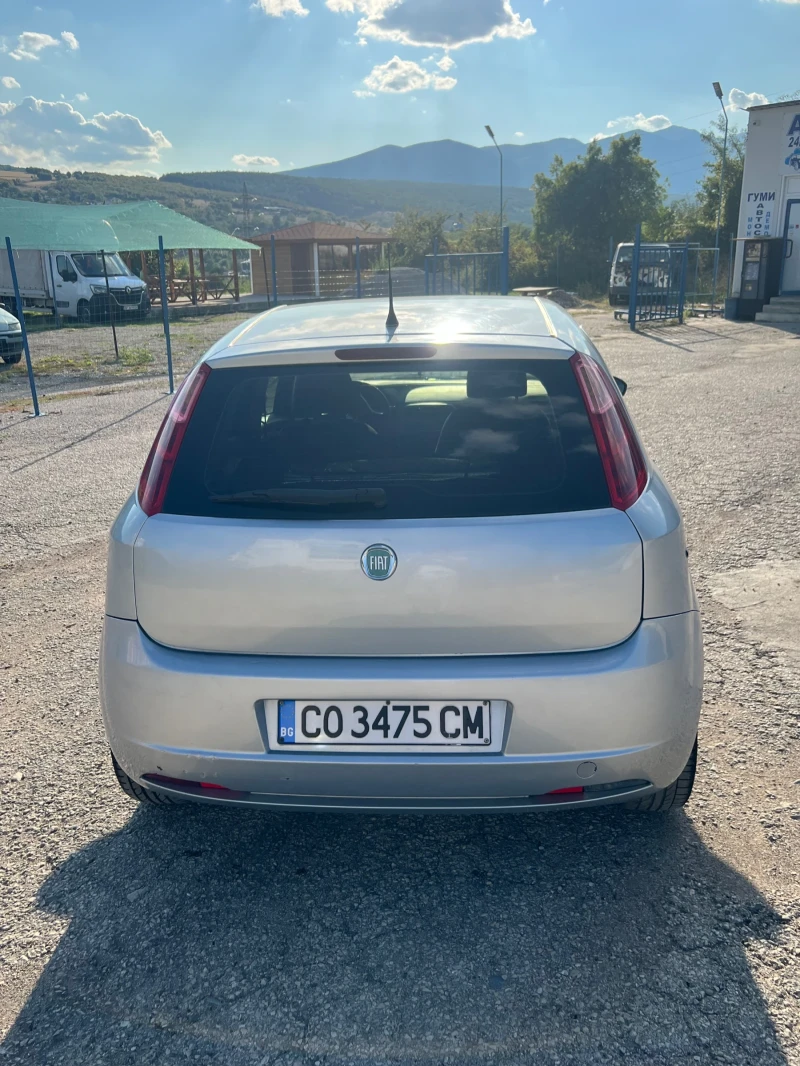 Fiat Punto Grande Punto 1.9 JTD 120кс, снимка 4 - Автомобили и джипове - 47731113