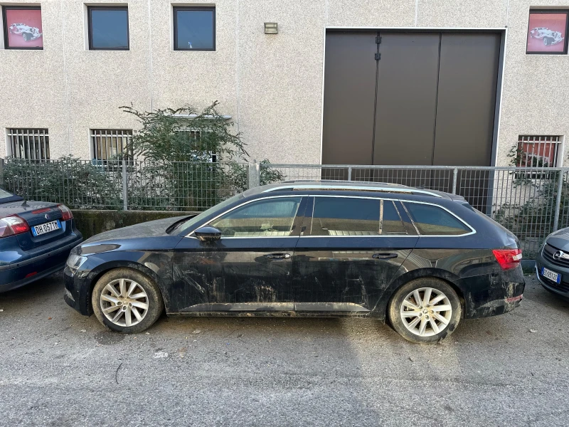 Skoda Superb 2.0TDI , снимка 2 - Автомобили и джипове - 48272834