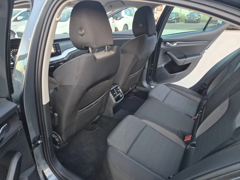 Skoda Octavia С-Гаранция-2.0-A/T-150кс, снимка 12 - Автомобили и джипове - 52257000