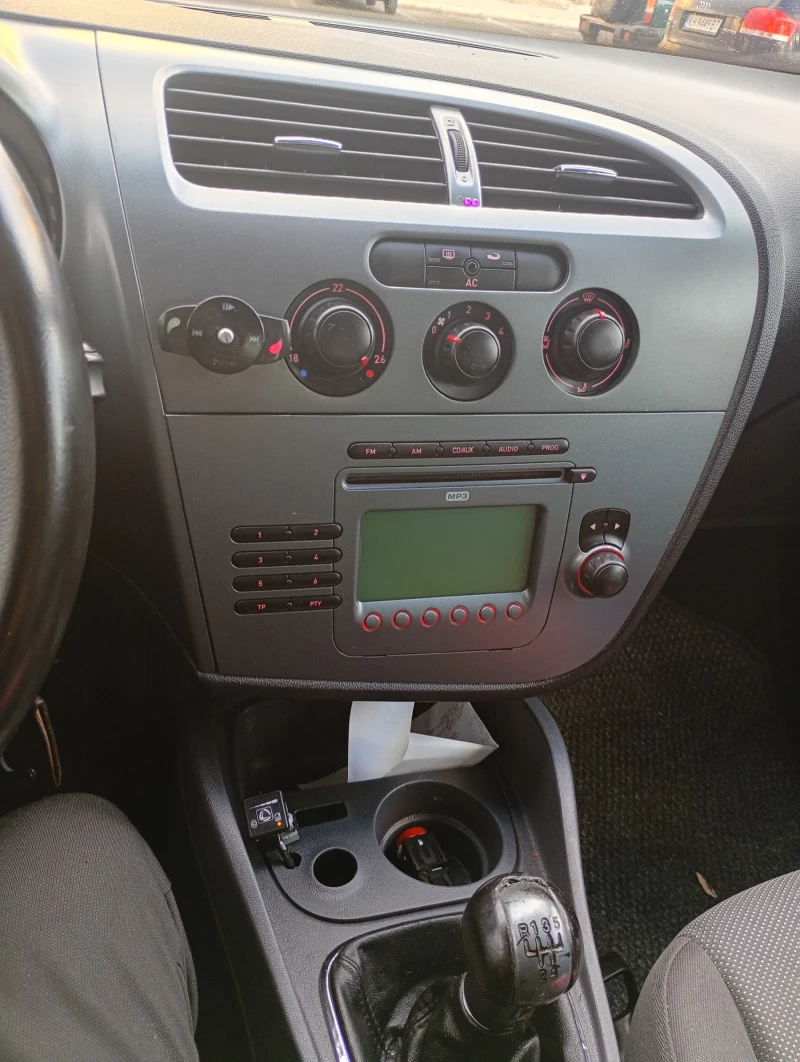 Seat Leon 1.6 LPG, снимка 12 - Автомобили и джипове - 52689888