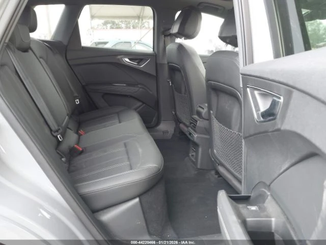 Audi E-Tron Q4 PREMIUM 50 QUATTRO, снимка 8 - Автомобили и джипове - 53904811