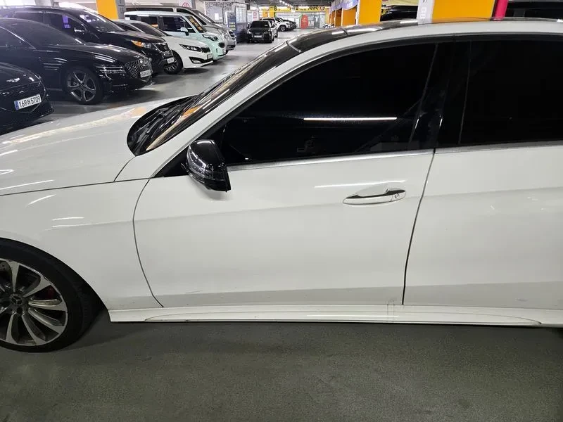 Mercedes-Benz E 220 Bluetec 4Matic, снимка 4 - Автомобили и джипове - 55920407