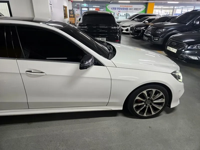 Mercedes-Benz E 220 Bluetec 4Matic, снимка 10 - Автомобили и джипове - 55920407