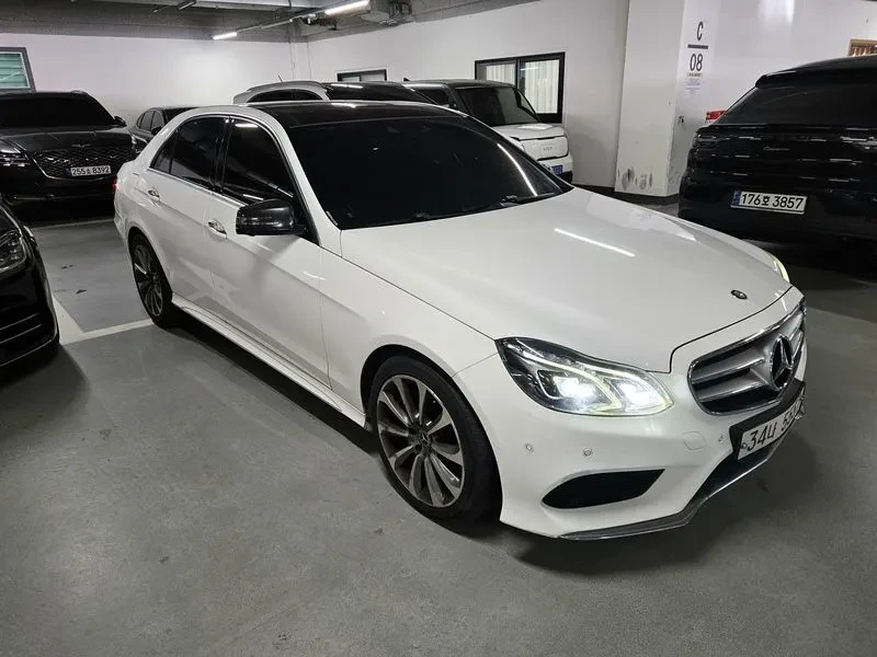 Mercedes-Benz E 220 Bluetec 4Matic, снимка 2 - Автомобили и джипове - 55920407