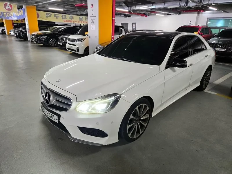 Mercedes-Benz E 220 Bluetec 4Matic, снимка 3 - Автомобили и джипове - 55920407