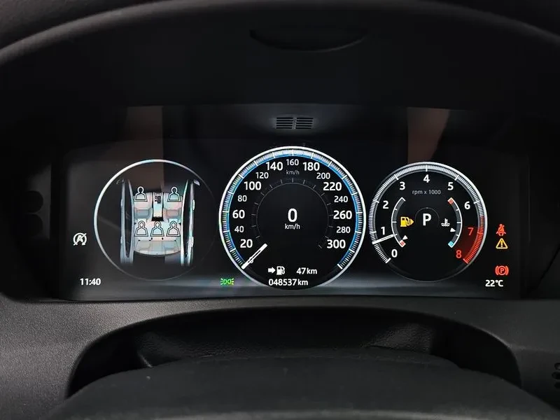 Jaguar XE 20T Prestige, снимка 8 - Автомобили и джипове - 56000378