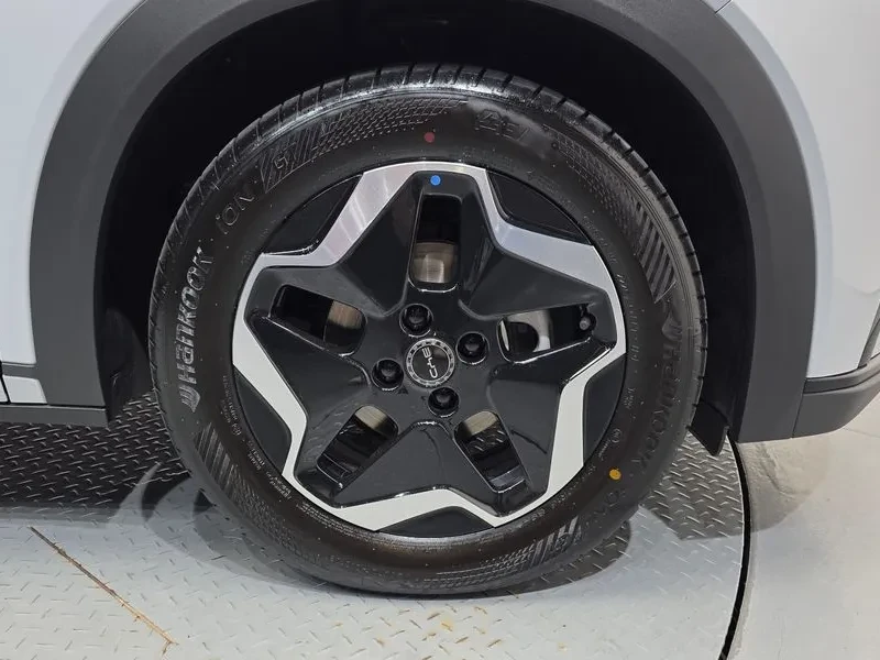 BYD Dolphin САМО 30% АВАНС, снимка 5 - Автомобили и джипове - 56223381
