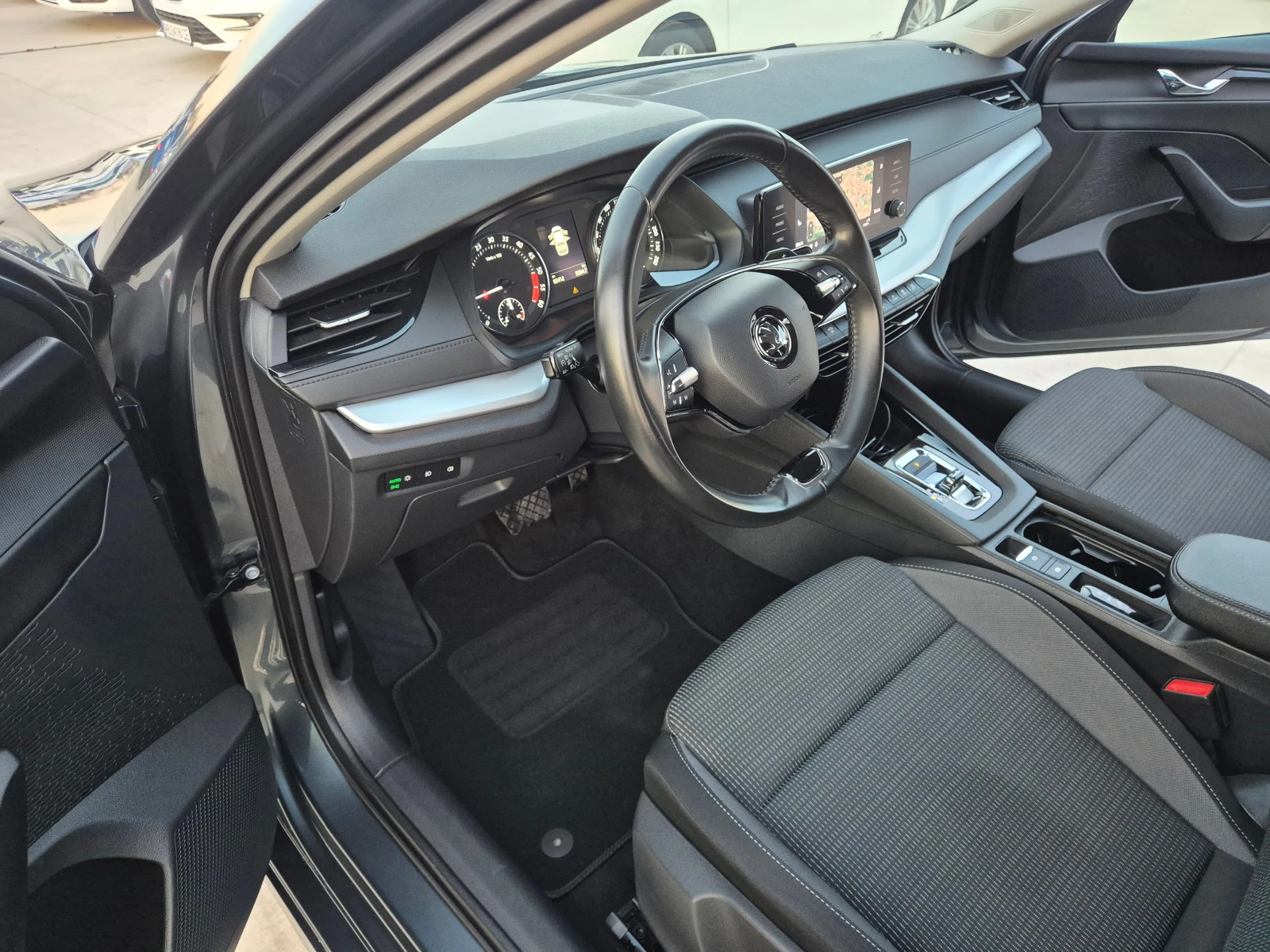 Skoda Octavia --2.0-A/T-150 | Mobile.bg   13