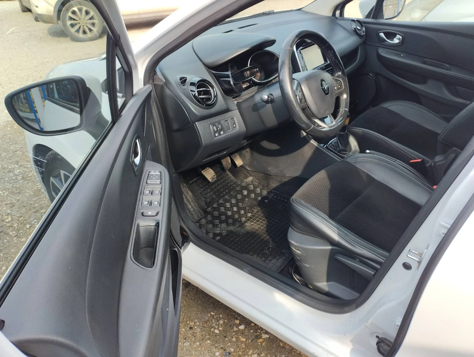 Renault Clio 1, 5 dci, снимка 7 - Автомобили и джипове - 53765761