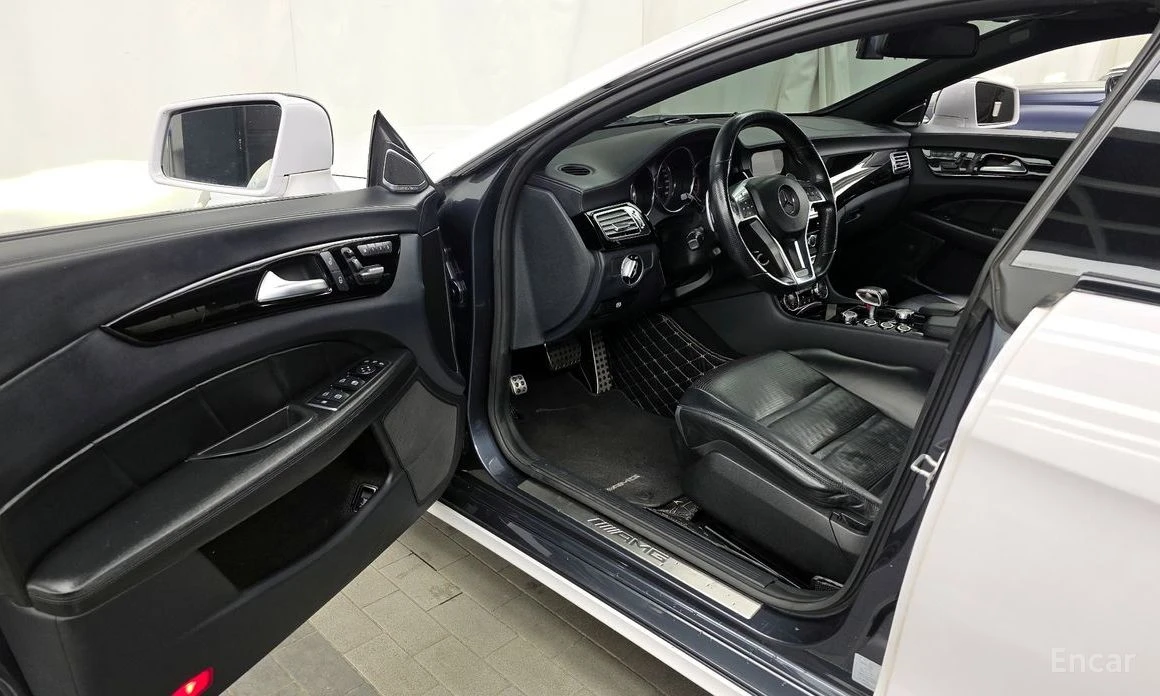Mercedes-Benz CLS 63 AMG * BURMESTER* ОБДУХВАНЕ* ШИБИДАХ* ПОДГРЕВ* , снимка 8 - Автомобили и джипове - 54108680