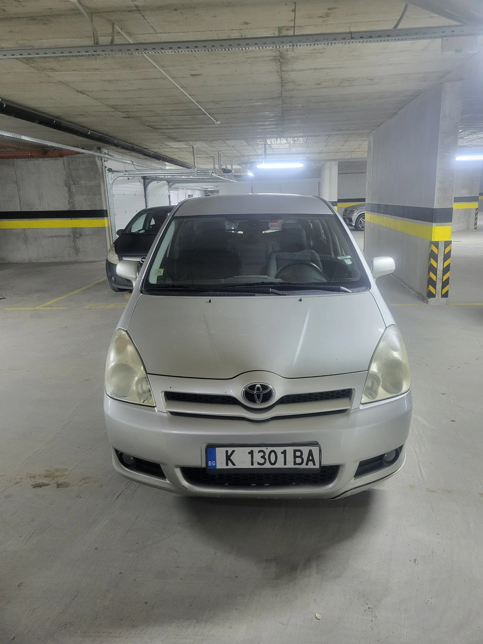Toyota Corolla verso, снимка 2 - Автомобили и джипове - 54555664