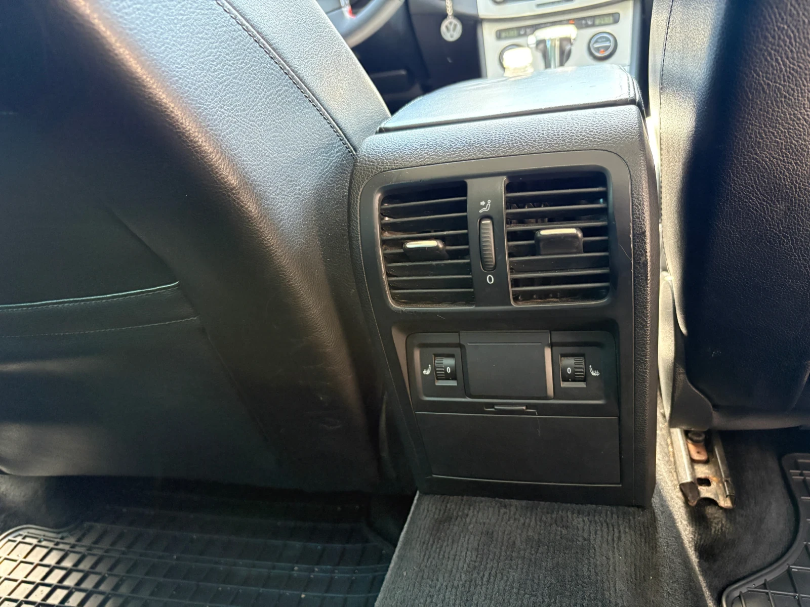VW Passat 2.0 TDI, снимка 16 - Автомобили и джипове - 54804324
