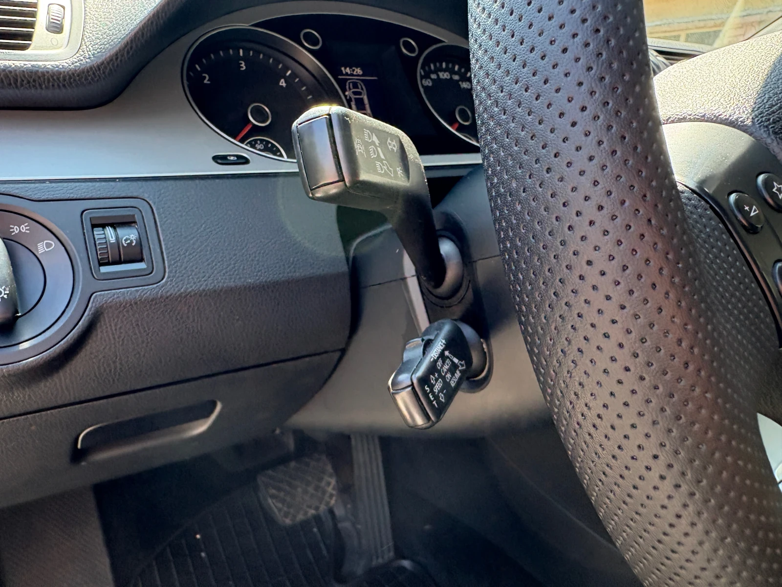 VW Passat 2.0 TDI, снимка 10 - Автомобили и джипове - 54804324