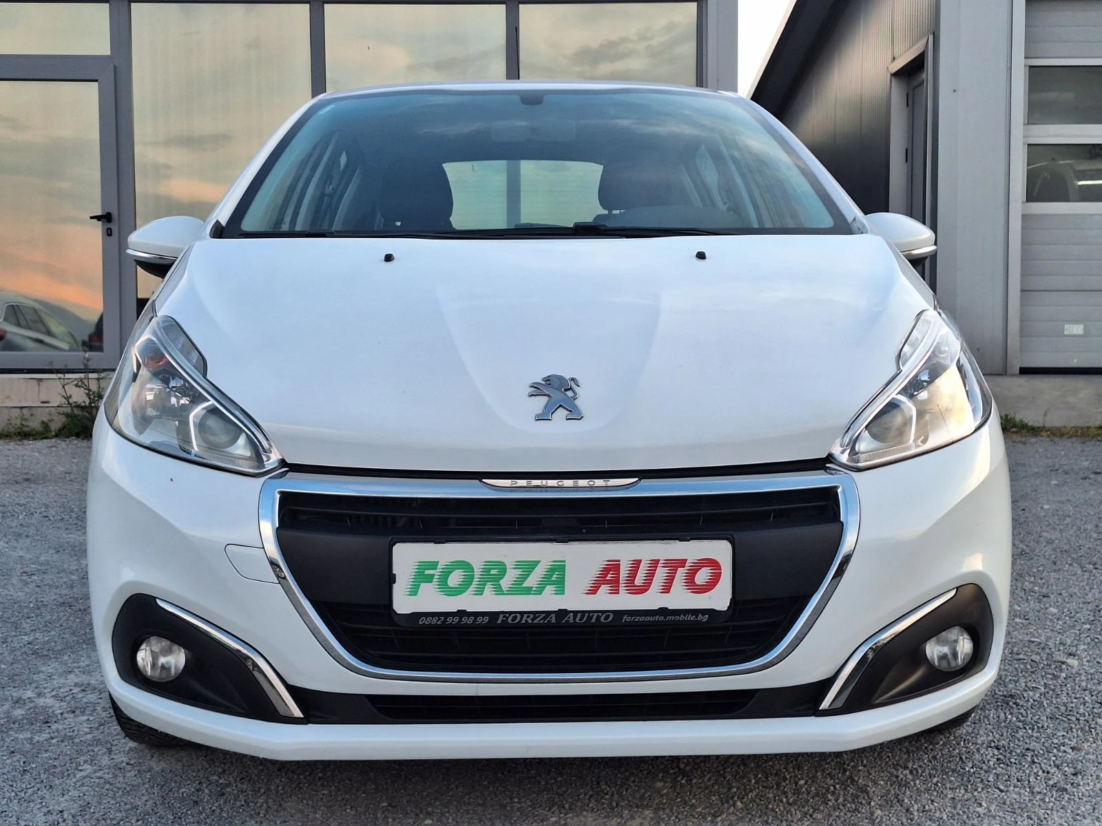 Peugeot 208 1.6HDI-FACE LIFT-EURO6, снимка 8 - Автомобили и джипове - 54919340