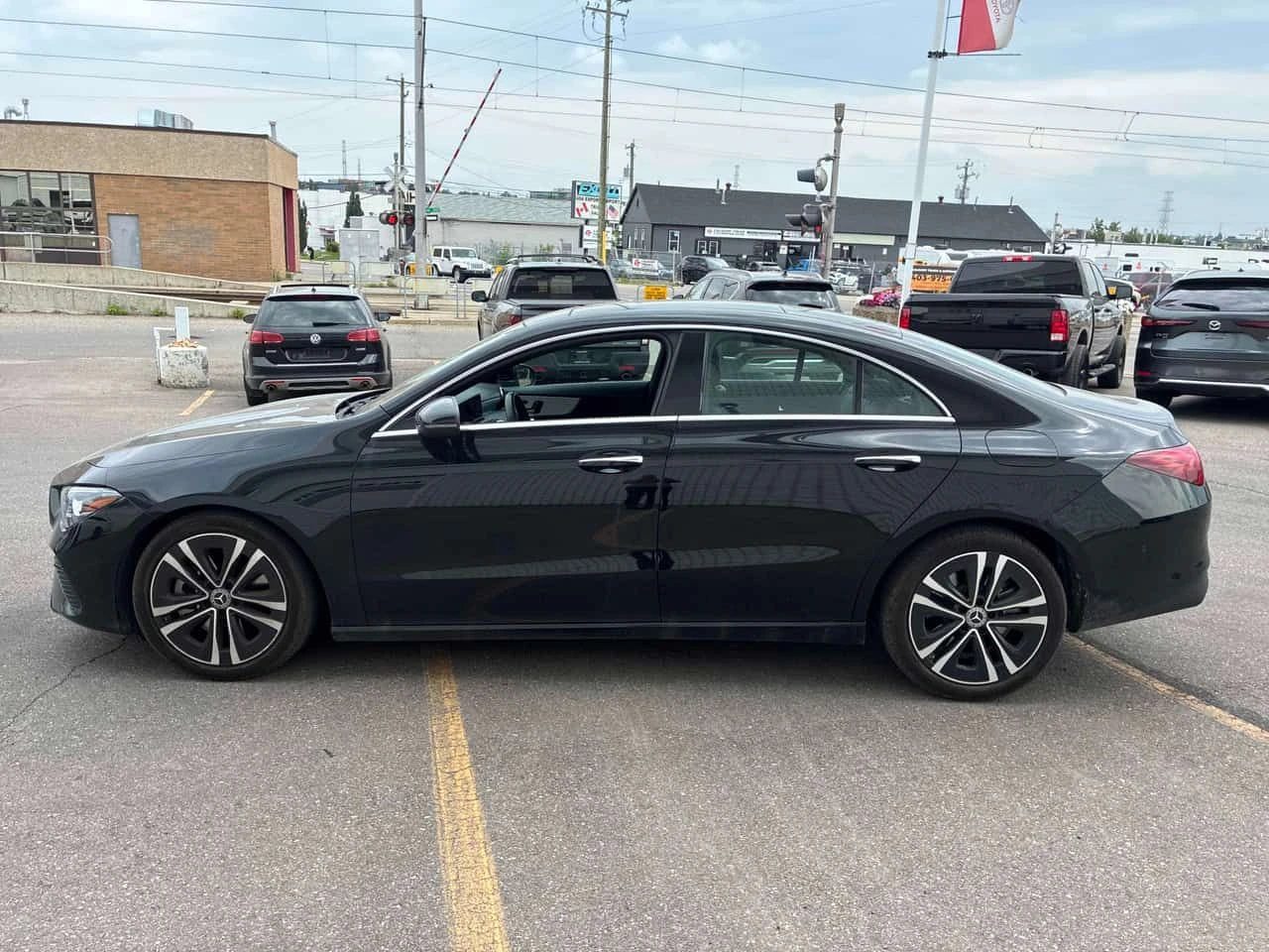 Mercedes-Benz CLA 250 | CARFAX | АВТОКРЕДИТ БЕЗ ПЪРВОНАЧАЛНА ВНОСКА, снимка 3 - Автомобили и джипове - 55335702