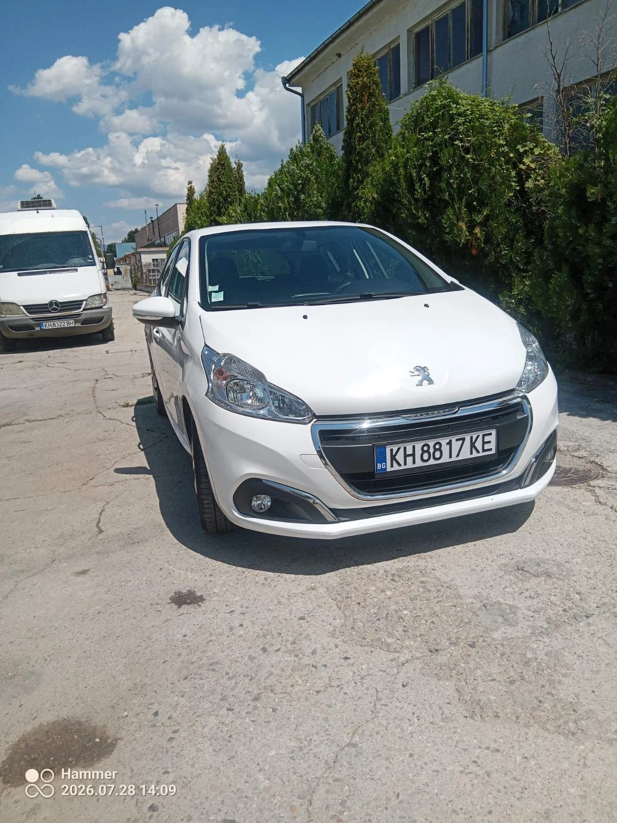 Peugeot 208 1.6HDI, снимка 17 - Автомобили и джипове - 55451567