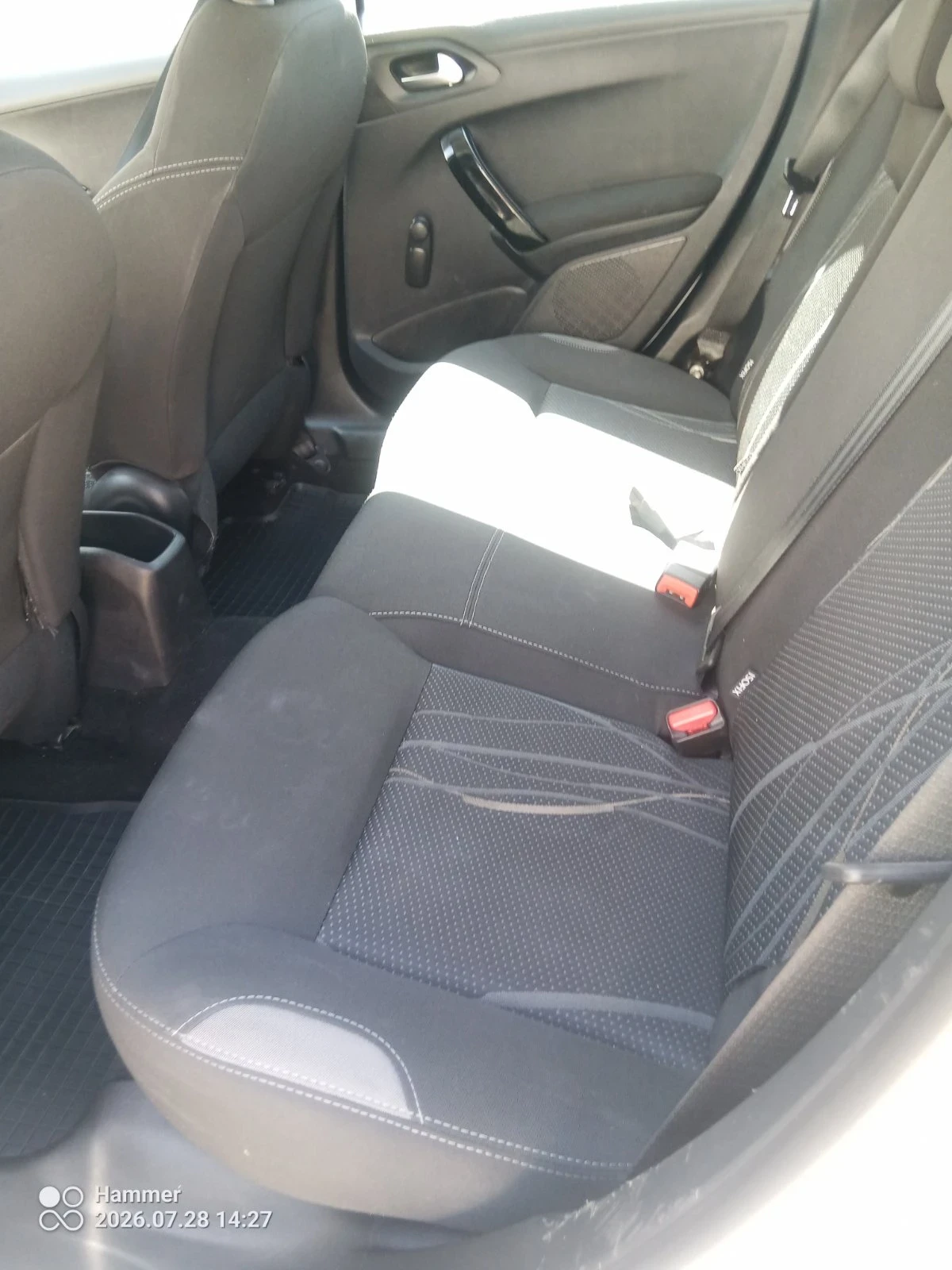 Peugeot 208 1.6HDI, снимка 10 - Автомобили и джипове - 55451567