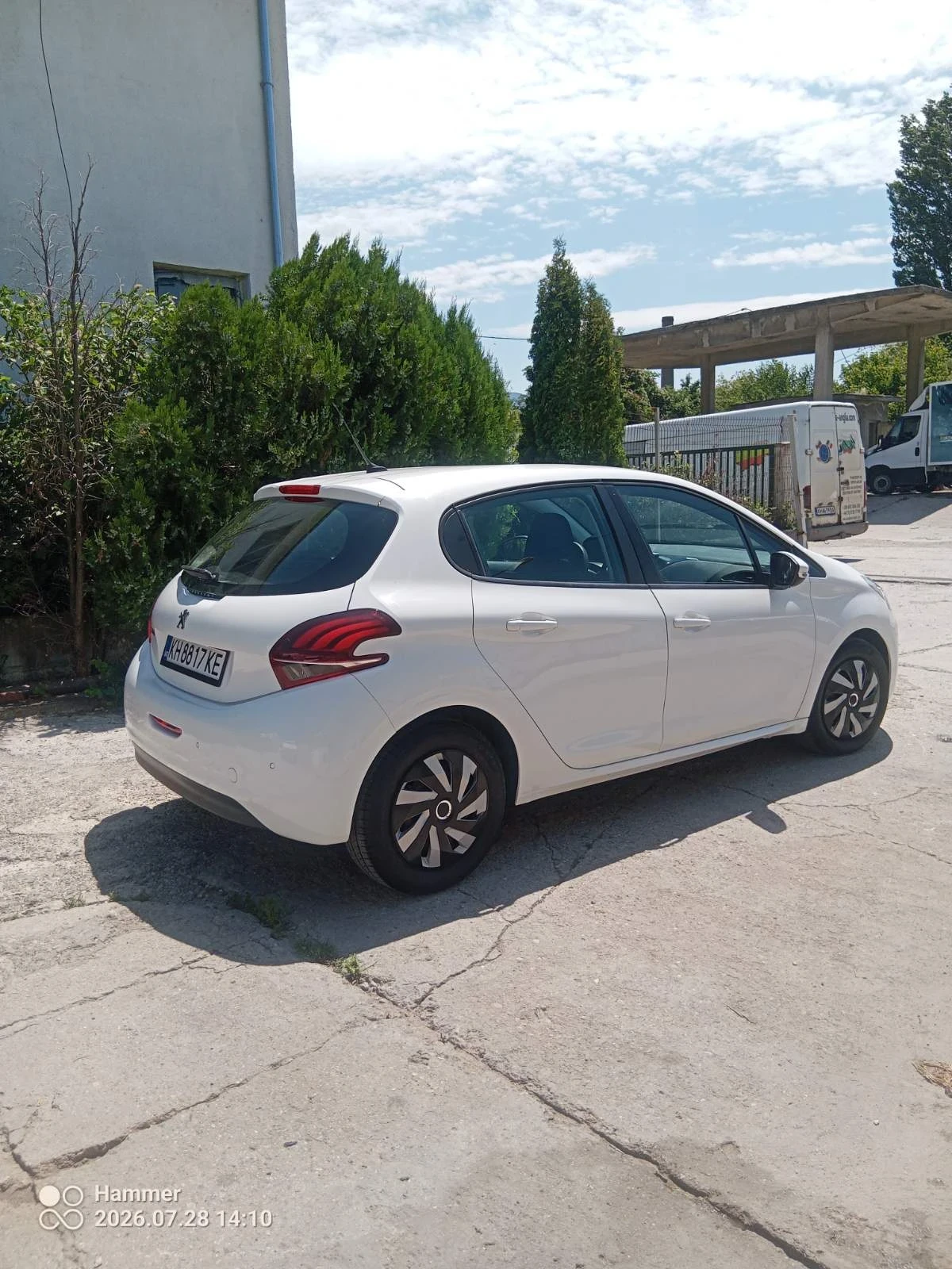 Peugeot 208 1.6HDI, снимка 16 - Автомобили и джипове - 55451567