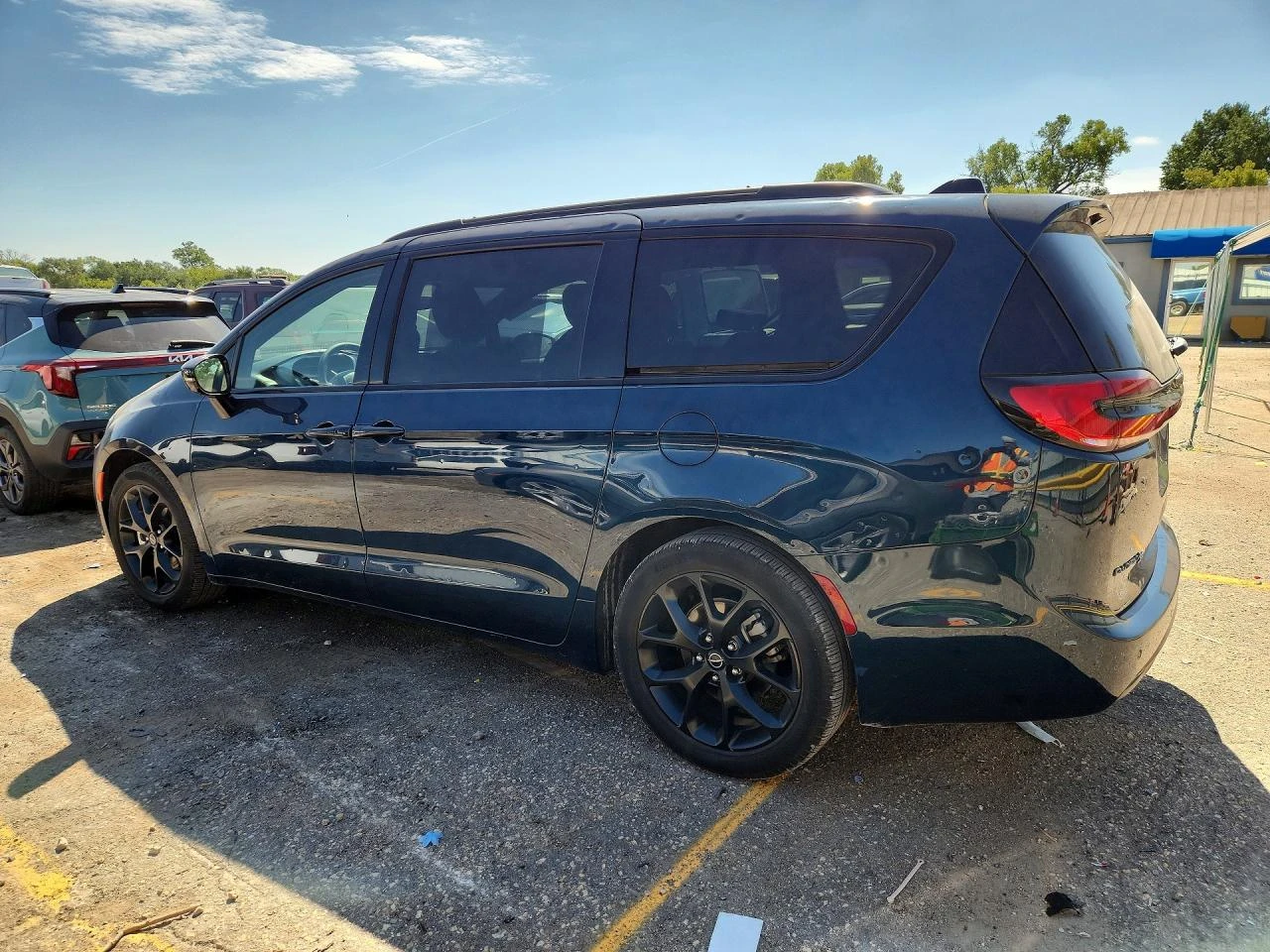 Chrysler Pacifica 3.6l Limited, снимка 2 - Автомобили и джипове - 56224662