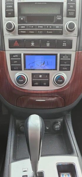 Обява за продажба на Hyundai Santa fe + 4 летни гуми  ~7 950 лв. - изображение 4