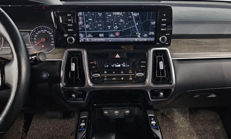 Kia Sorento Diesel 2.2 2WD * НАЙ-ДОБРА ЦЕНА В БЪЛГАРИЯ* , снимка 14 - Автомобили и джипове - 51966197