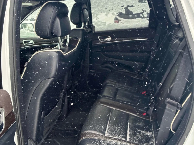 Jeep Grand cherokee * Overland * CARFAX * БЕЗ ПЪРВОНАЧАЛНА ВНОСКА, снимка 11 - Автомобили и джипове - 53166188