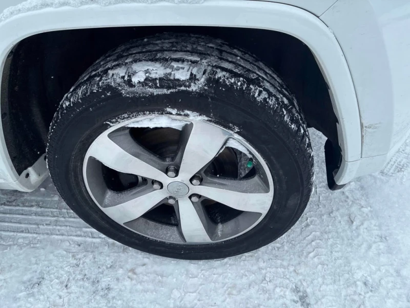 Jeep Grand cherokee * Overland * CARFAX * БЕЗ ПЪРВОНАЧАЛНА ВНОСКА, снимка 7 - Автомобили и джипове - 53166188