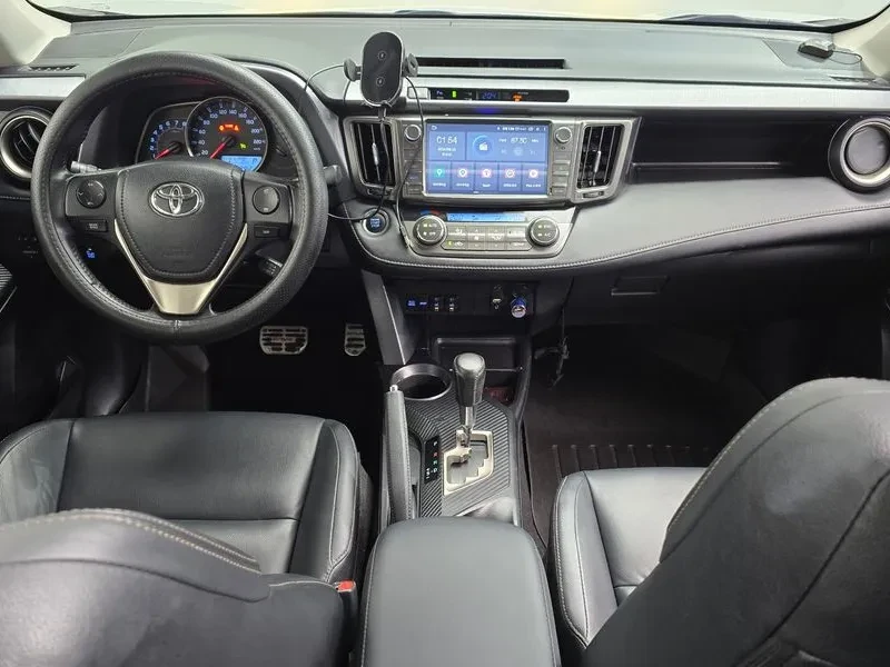 Toyota Rav4 2WD, снимка 7 - Автомобили и джипове - 55831248